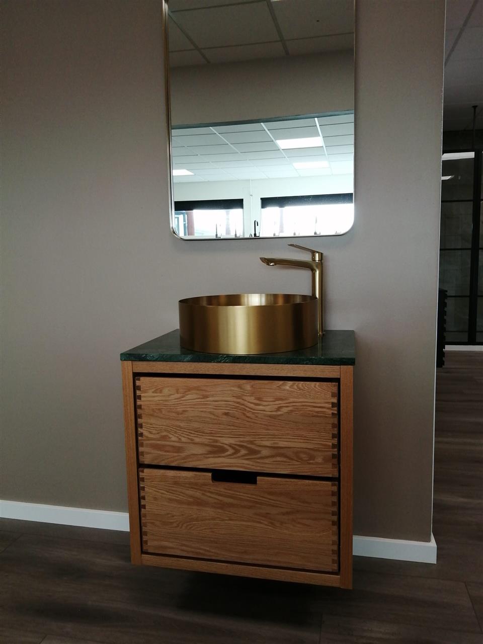 Hvilken effekt har spejle med lys i dit badeværelse?