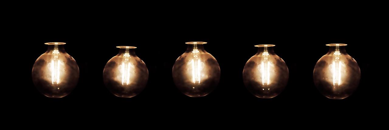 Hos Havehobby.dk kan du få en lyskæde til flagstang